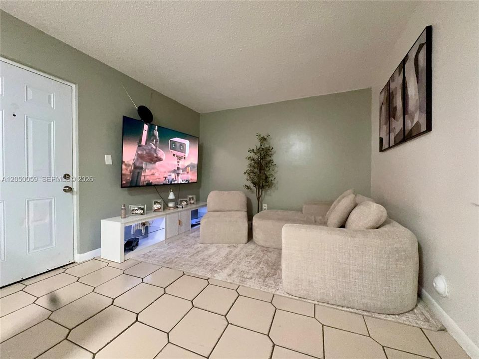 For Rent: $2,100 (18 beds, 10 baths, 7326 Square Feet)