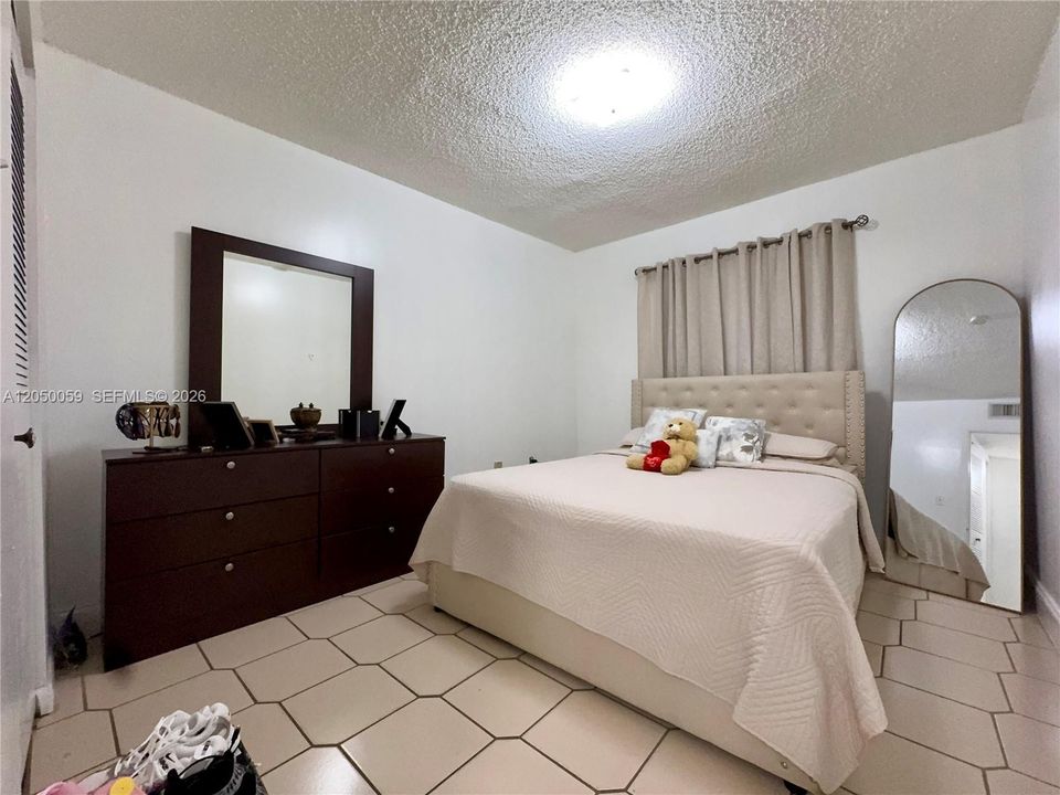 For Rent: $2,100 (18 beds, 10 baths, 7326 Square Feet)