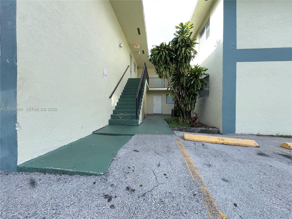For Rent: $2,100 (18 beds, 10 baths, 7326 Square Feet)