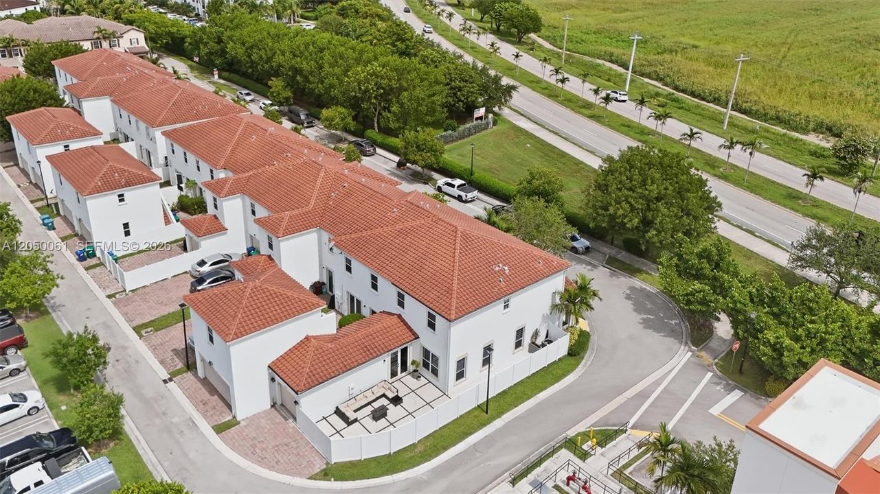 For Sale: $667,000 (4 beds, 3 baths, 1930 Square Feet)