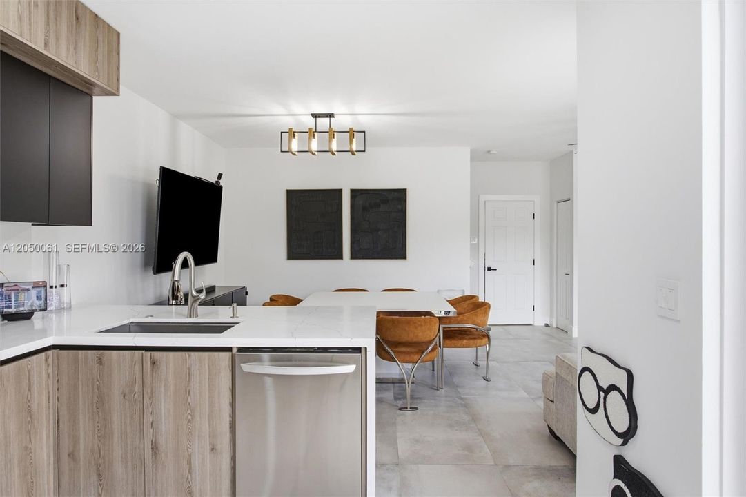 For Sale: $667,000 (4 beds, 3 baths, 1930 Square Feet)