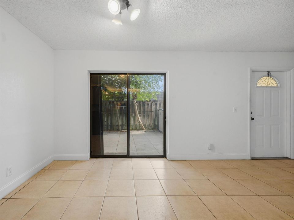 Dining Foyer