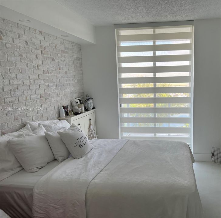 For Rent: $2,600 (2 beds, 2 baths, 957 Square Feet)