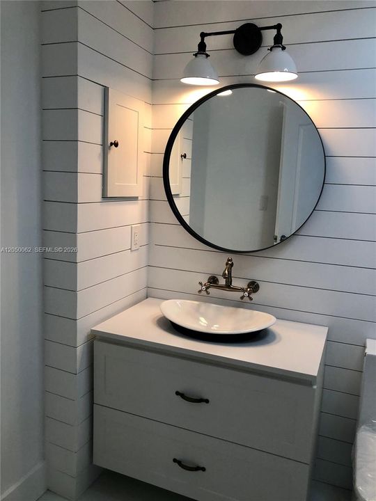 For Rent: $2,600 (2 beds, 2 baths, 957 Square Feet)