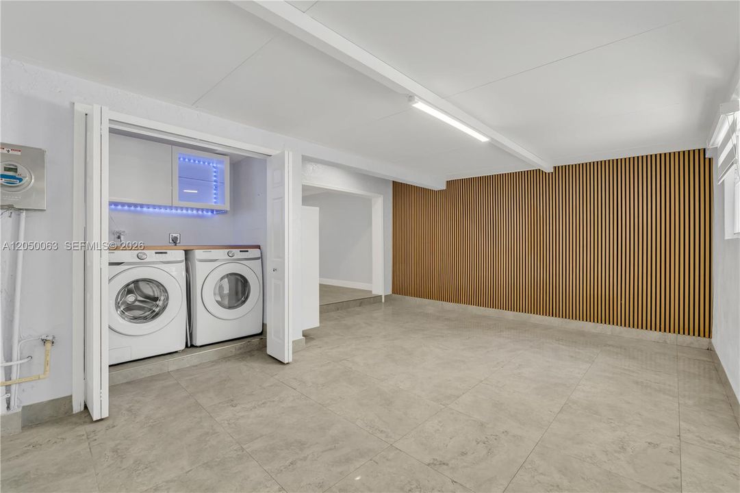 For Rent: $2,800 (2 beds, 2 baths, 1103 Square Feet)