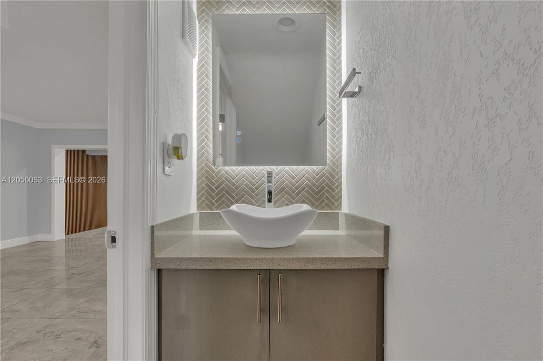 For Rent: $2,800 (2 beds, 2 baths, 1103 Square Feet)