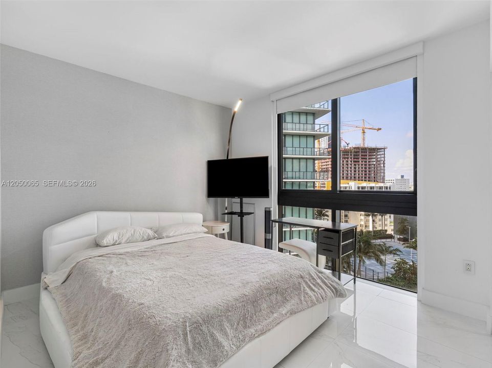 For Rent: $9,800 (3 beds, 3 baths, 1646 Square Feet)