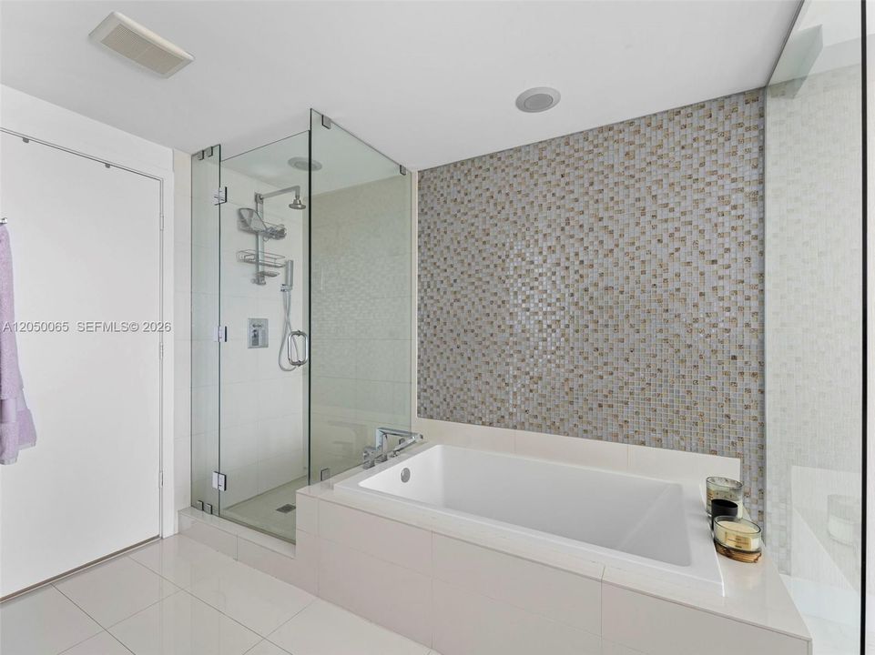 For Rent: $9,800 (3 beds, 3 baths, 1646 Square Feet)