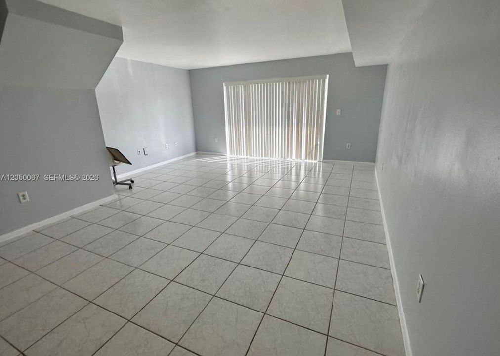 For Rent: $2,500 (2 beds, 2 baths, 1060 Square Feet)