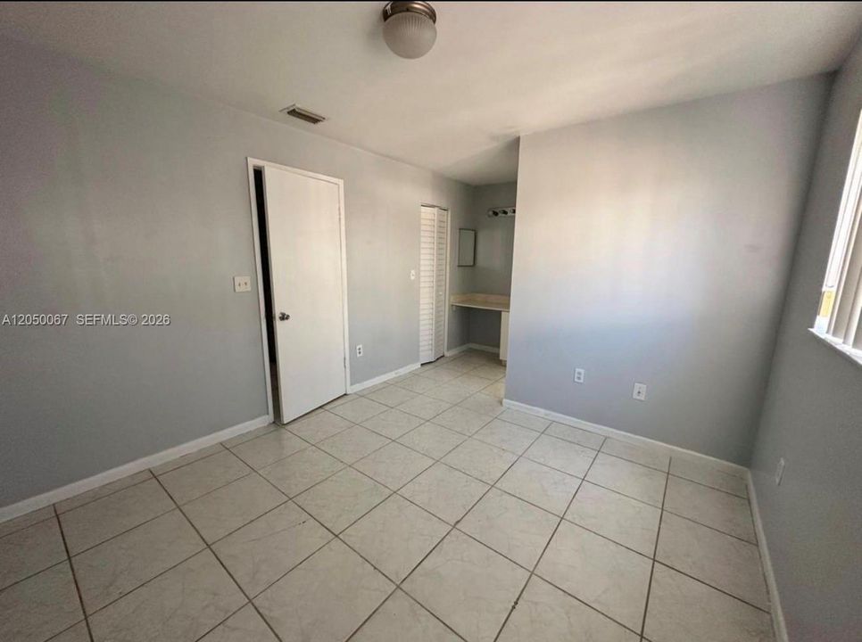 For Rent: $2,500 (2 beds, 2 baths, 1060 Square Feet)