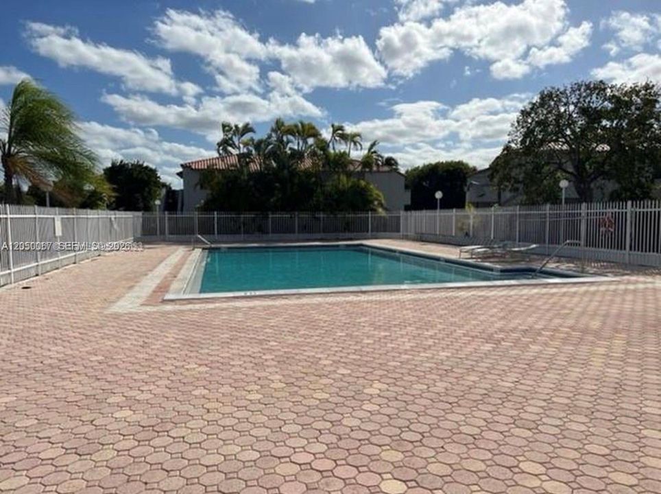For Rent: $2,500 (2 beds, 2 baths, 1060 Square Feet)