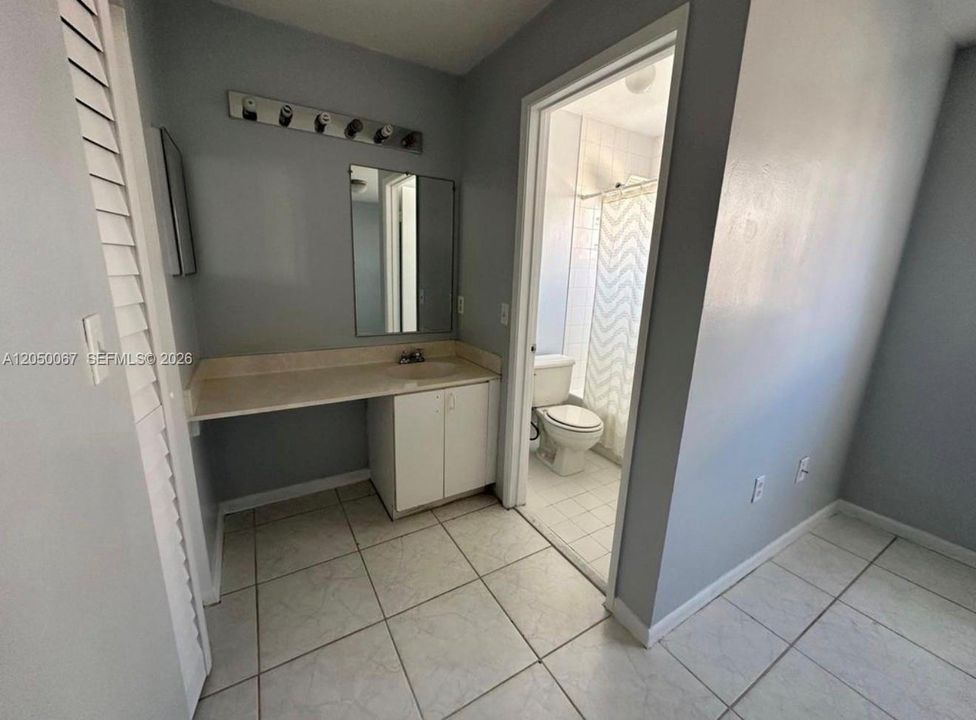 For Rent: $2,500 (2 beds, 2 baths, 1060 Square Feet)