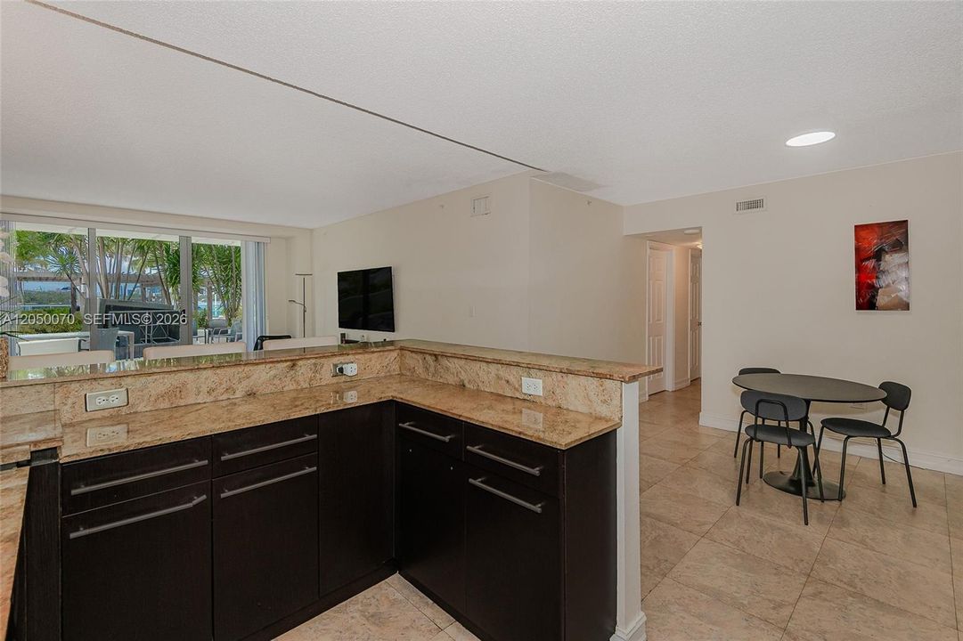 For Rent: $3,695 (2 beds, 1 baths, 1069 Square Feet)