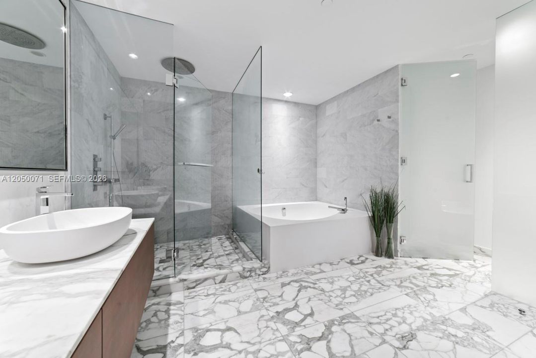 For Rent: $35,000 (2 beds, 2 baths, 2148 Square Feet)