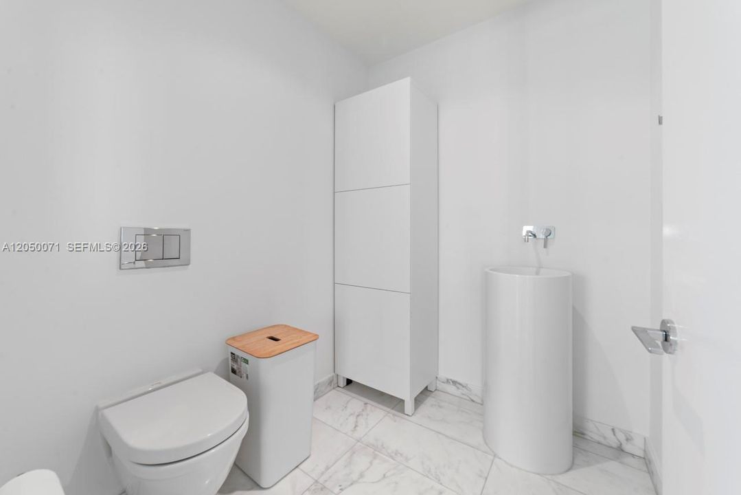 For Rent: $35,000 (2 beds, 2 baths, 2148 Square Feet)