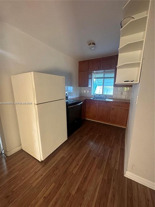 For Rent: $2,150 (2 beds, 1 baths, 980 Square Feet)
