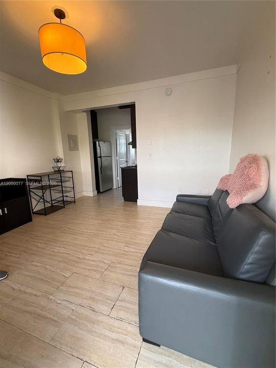For Rent: $1,500 (0 beds, 1 baths, 350 Square Feet)