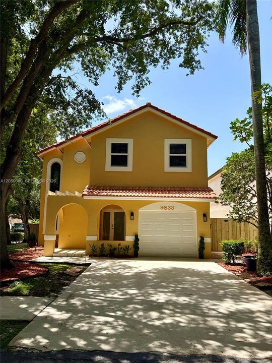 For Sale: $700,000 (3 beds, 2 baths, 1991 Square Feet)