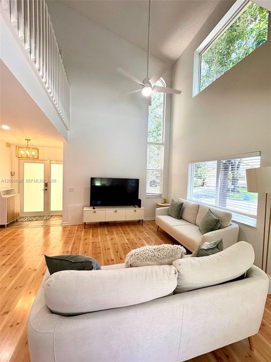 For Sale: $700,000 (3 beds, 2 baths, 1991 Square Feet)