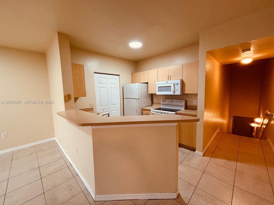 For Rent: $2,100 (2 beds, 2 baths, 1154 Square Feet)