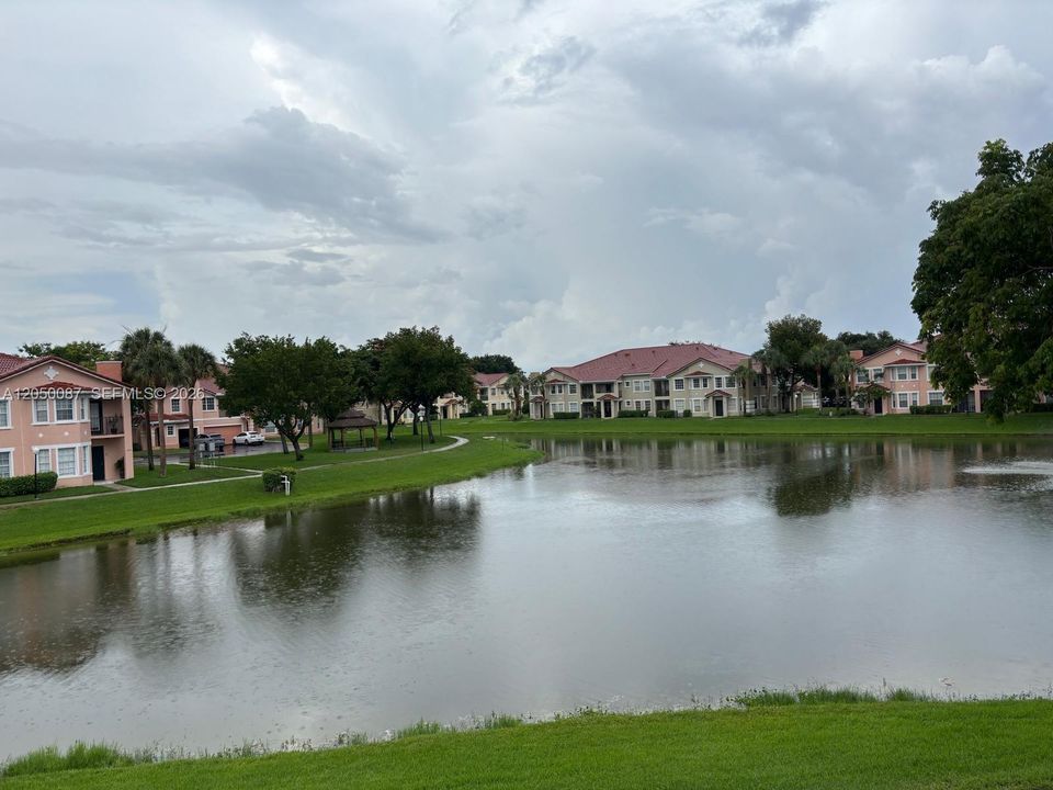 For Rent: $2,100 (2 beds, 2 baths, 1154 Square Feet)