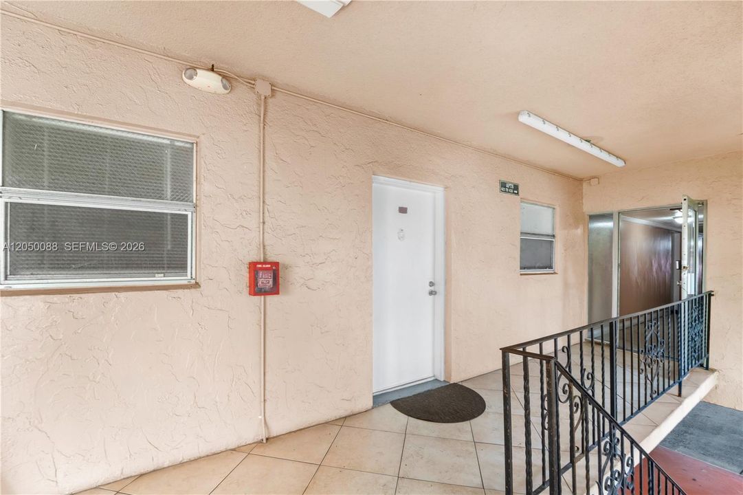For Rent: $2,000 (2 beds, 1 baths, 731 Square Feet)
