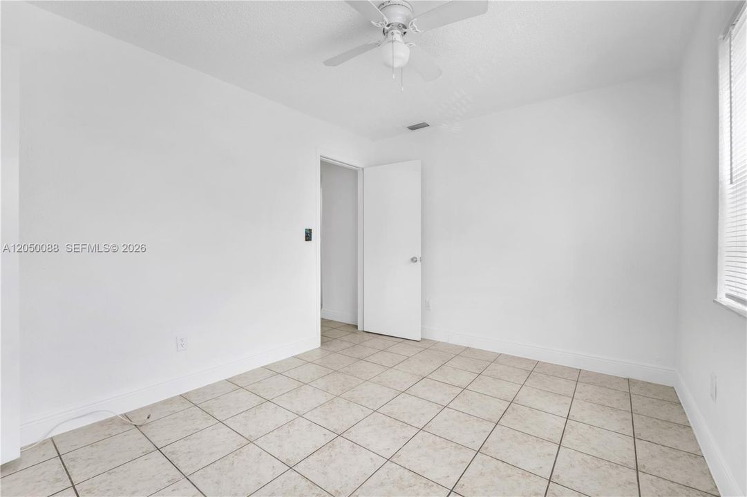 For Rent: $2,000 (2 beds, 1 baths, 731 Square Feet)