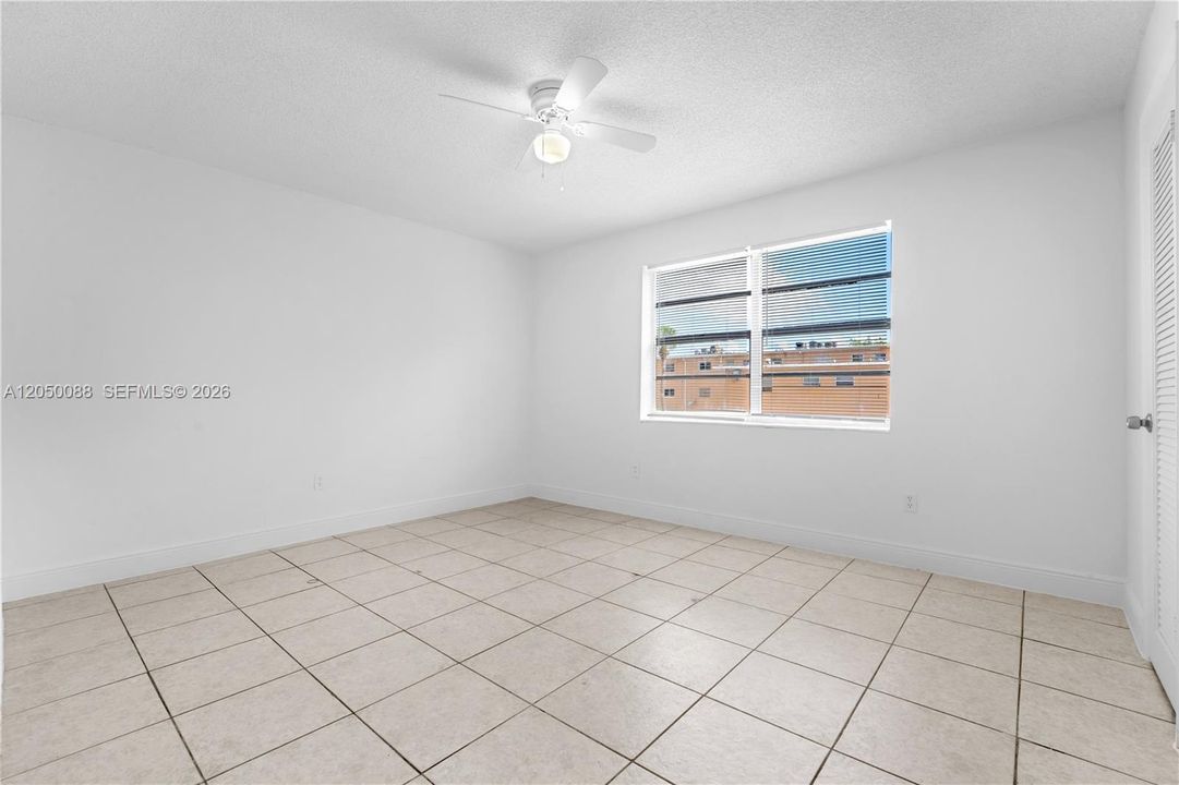 For Rent: $2,000 (2 beds, 1 baths, 731 Square Feet)