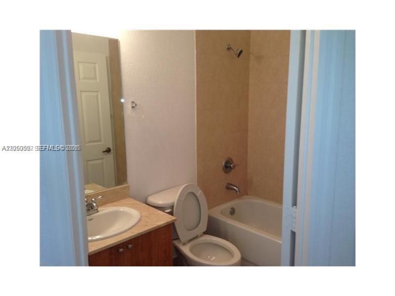 For Rent: $2,850 (3 beds, 2 baths, 1207 Square Feet)