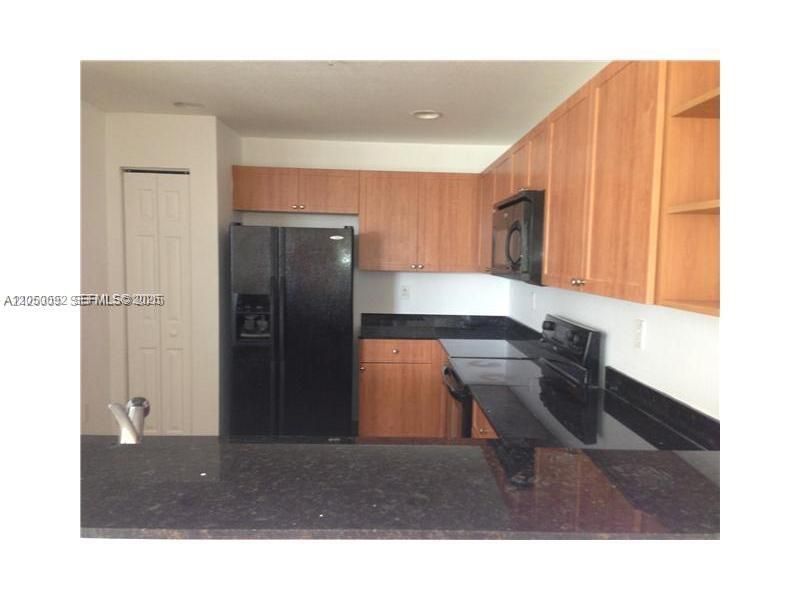 For Rent: $2,850 (3 beds, 2 baths, 1207 Square Feet)