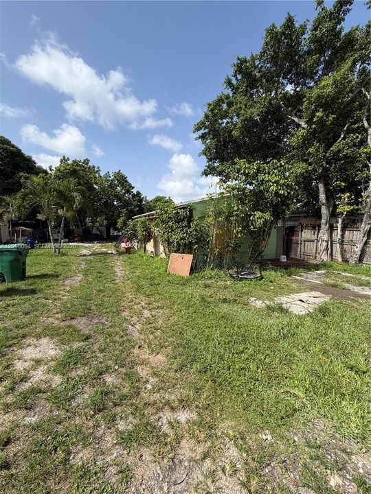 For Sale: $249,000 (1 beds, 1 baths, 444 Square Feet)