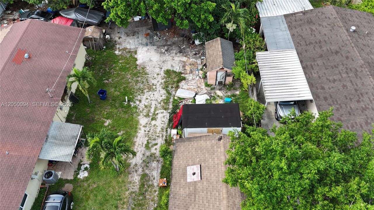 For Sale: $249,000 (1 beds, 1 baths, 444 Square Feet)