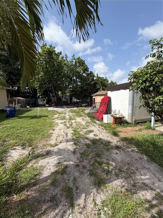 For Sale: $249,000 (1 beds, 1 baths, 444 Square Feet)