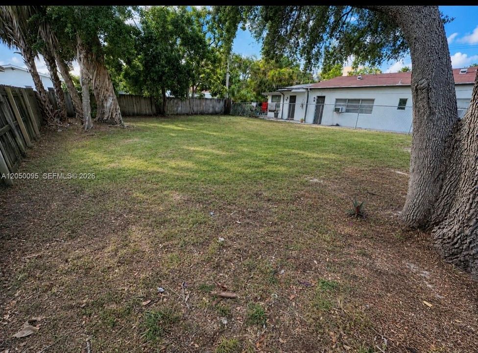 En Renta: $3,950 (3 camas, 2 baños, 1352 Pies cuadrados)