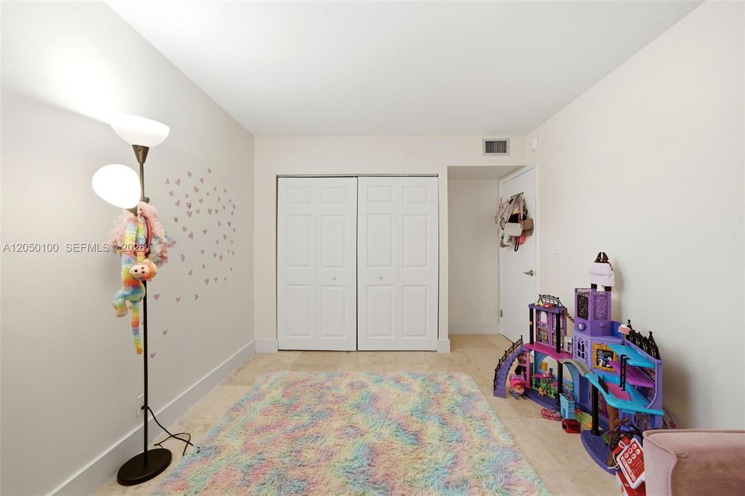 For Sale: $389,000 (3 beds, 2 baths, 1396 Square Feet)