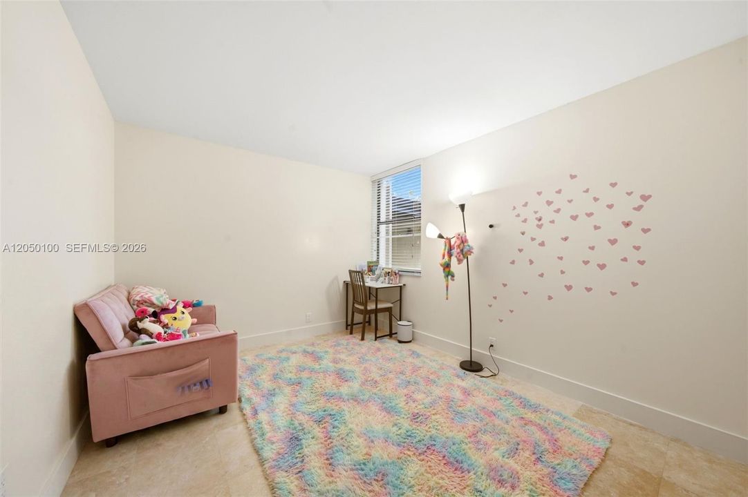 For Sale: $389,000 (3 beds, 2 baths, 1396 Square Feet)