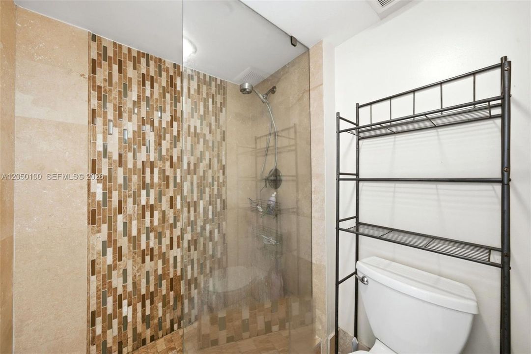 For Sale: $389,000 (3 beds, 2 baths, 1396 Square Feet)