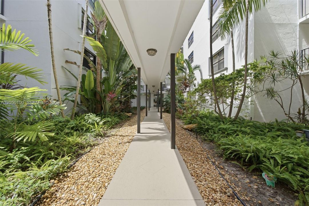 For Sale: $389,000 (3 beds, 2 baths, 1396 Square Feet)