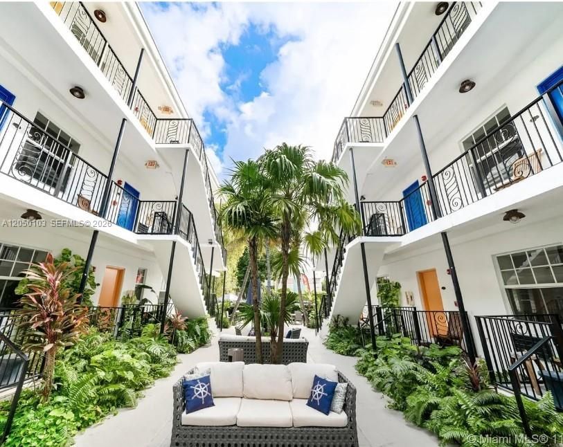 For Rent: $1,800 (1 beds, 1 baths, 600 Square Feet)