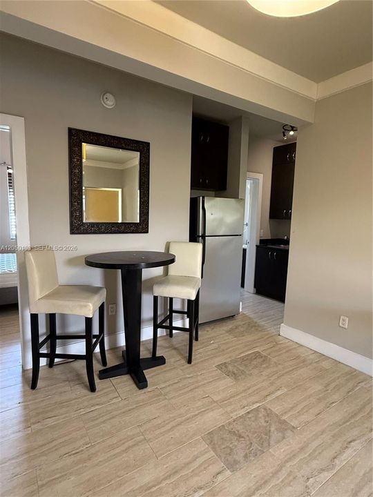 For Rent: $1,800 (1 beds, 1 baths, 600 Square Feet)