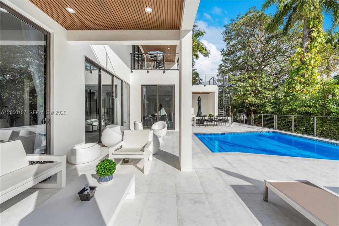 For Sale: $3,999,999 (6 beds, 5 baths, 4109 Square Feet)