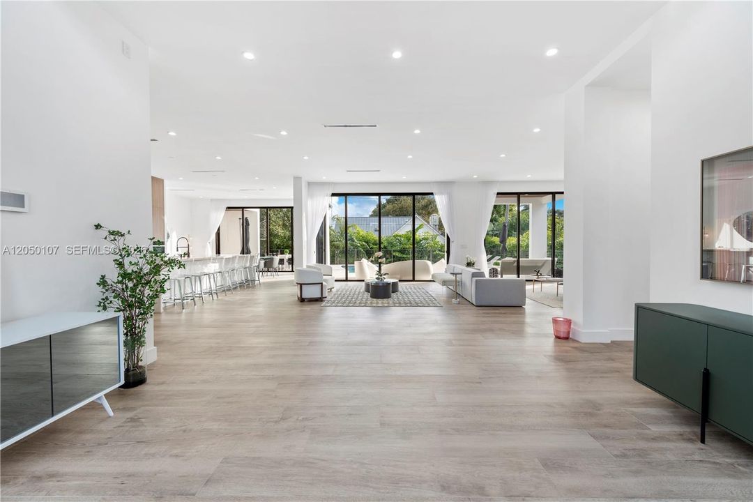 For Sale: $3,999,999 (6 beds, 5 baths, 4109 Square Feet)
