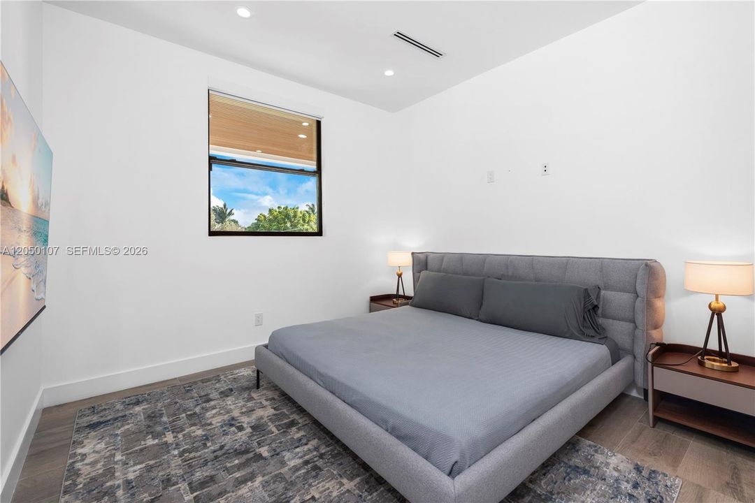 For Sale: $3,999,999 (6 beds, 5 baths, 4109 Square Feet)