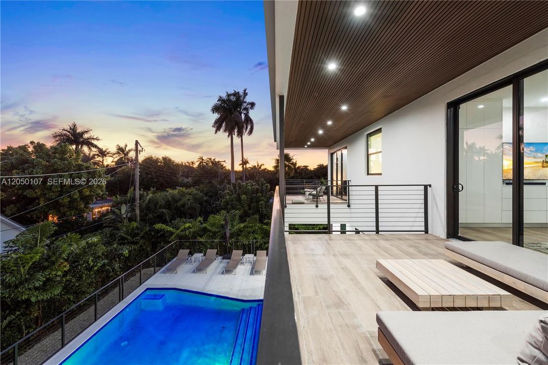 For Sale: $3,999,999 (6 beds, 5 baths, 4109 Square Feet)