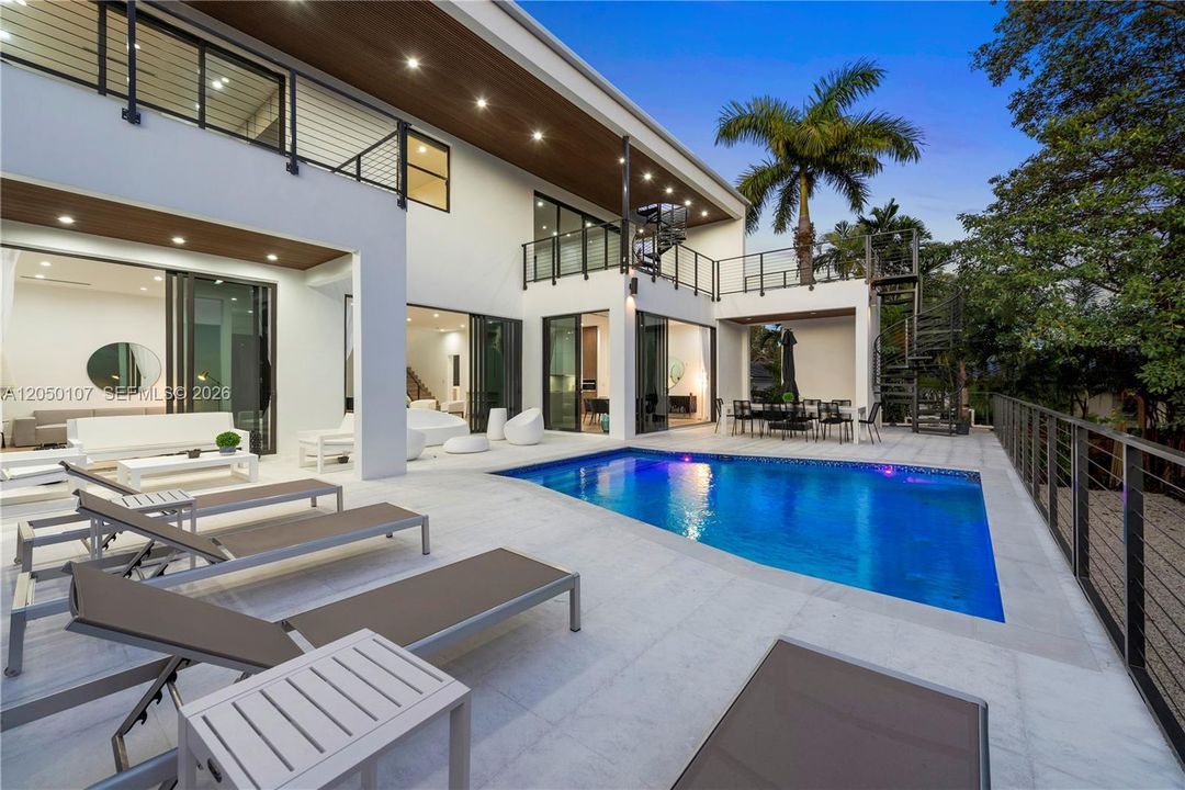 For Sale: $3,999,999 (6 beds, 5 baths, 4109 Square Feet)