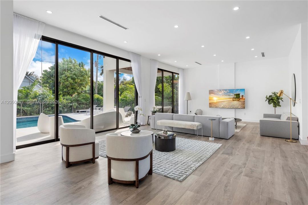 For Sale: $3,999,999 (6 beds, 5 baths, 4109 Square Feet)
