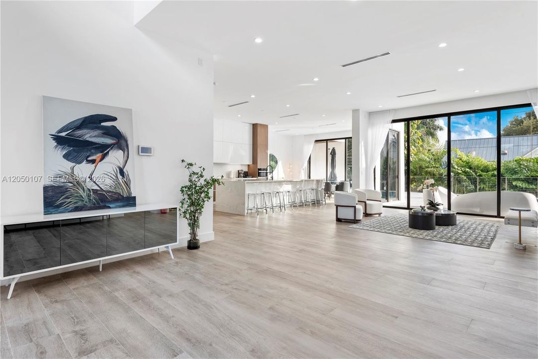 For Sale: $3,999,999 (6 beds, 5 baths, 4109 Square Feet)