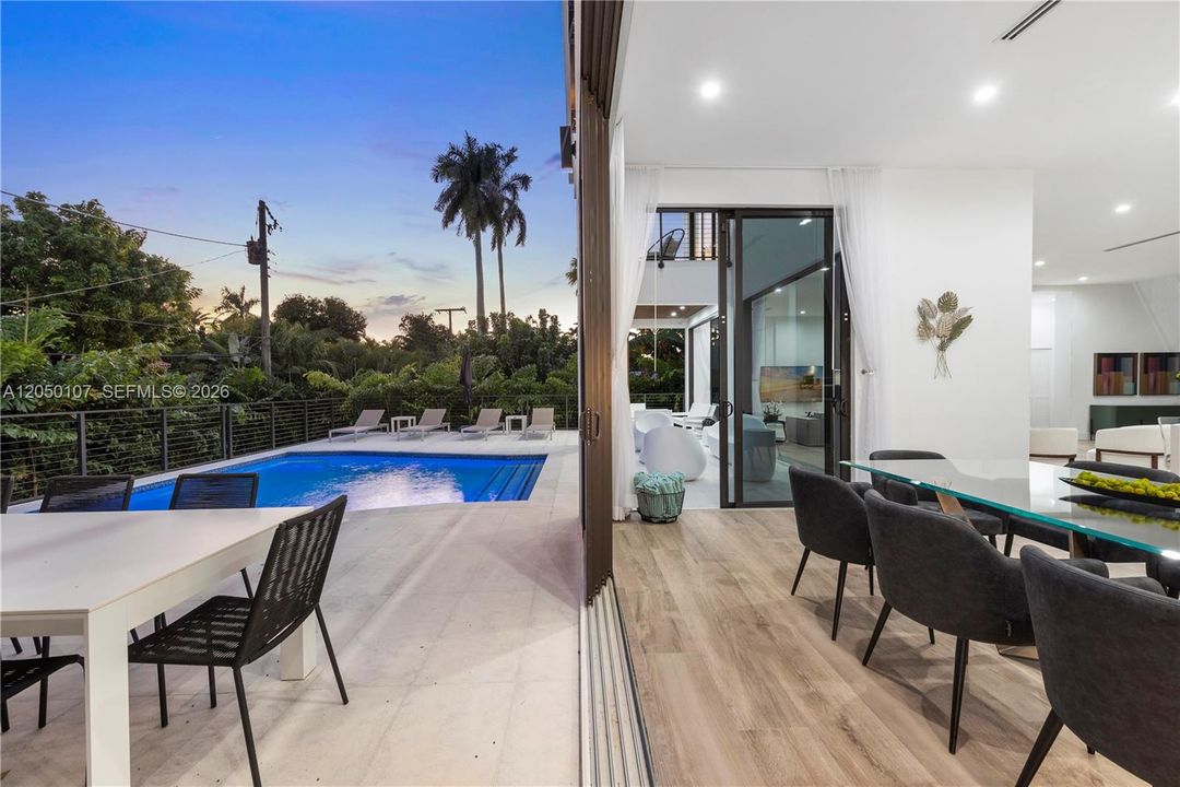 For Sale: $3,999,999 (6 beds, 5 baths, 4109 Square Feet)