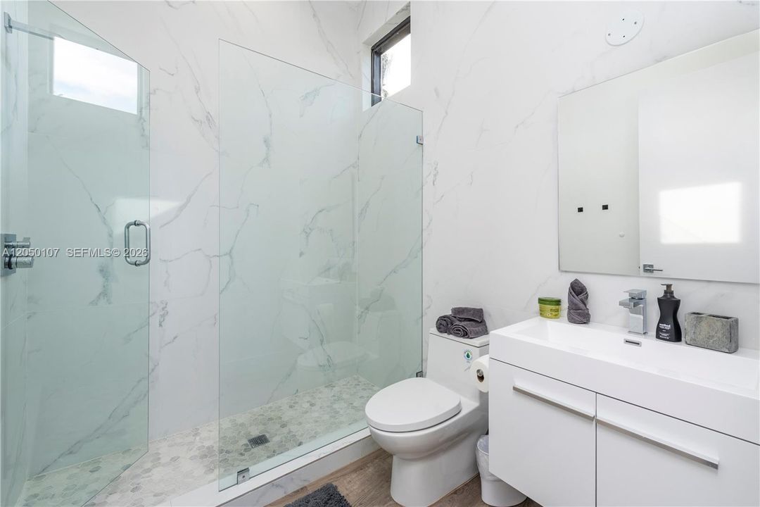 For Sale: $3,999,999 (6 beds, 5 baths, 4109 Square Feet)