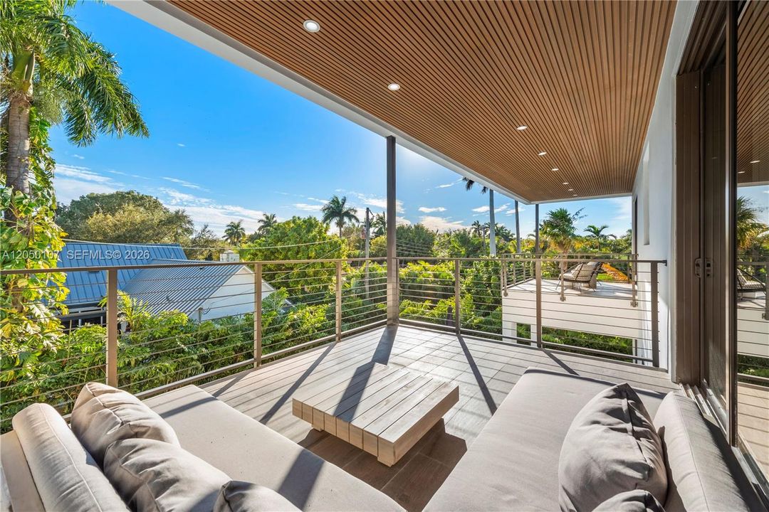 For Sale: $3,999,999 (6 beds, 5 baths, 4109 Square Feet)